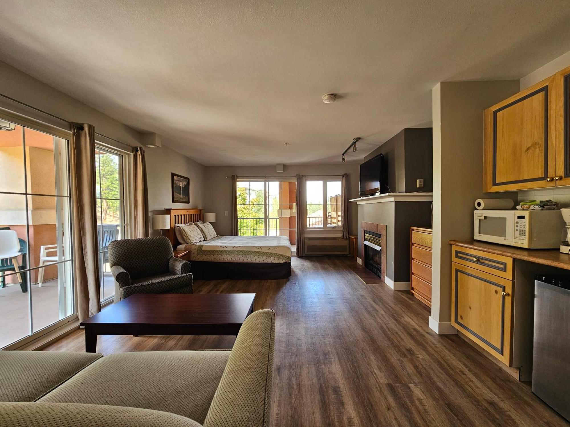 Borgata Lodge Resort Kelowna Eksteriør bilde